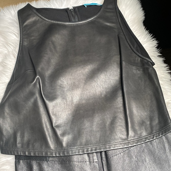 Alice + Olivia Lamb Leather Crop Top - Picture 7 of 10